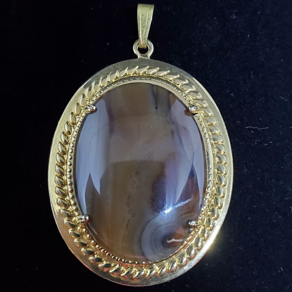 Gold Colored Framed Polished Agate Stone Pendant